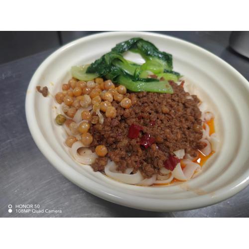 炸酱刀削面